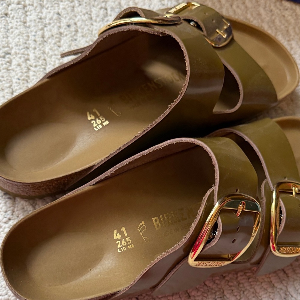 Birkenstock High-Shine Mud Green Arizona Big Buckle Slide Sandals - Picture 6 of 7